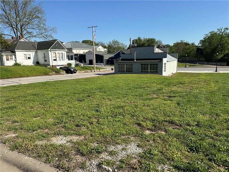 1130 Franklin Ave, Lexington, MO 64067