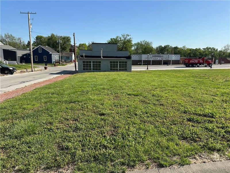 1130 Franklin Ave, Lexington, MO 64067