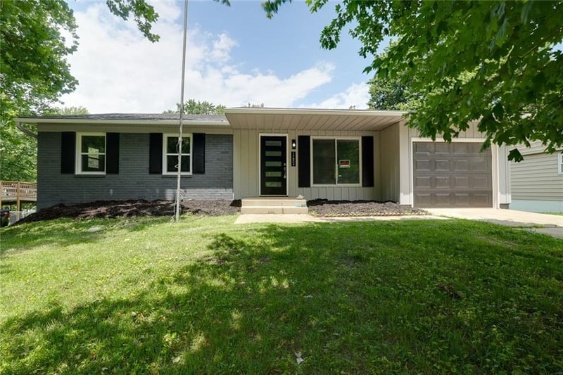 17804 Greentree Ave, Independence, MO 64057