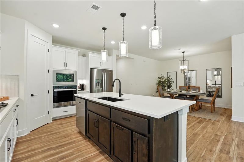 1386 163rd Cir, Basehor, KS 66007