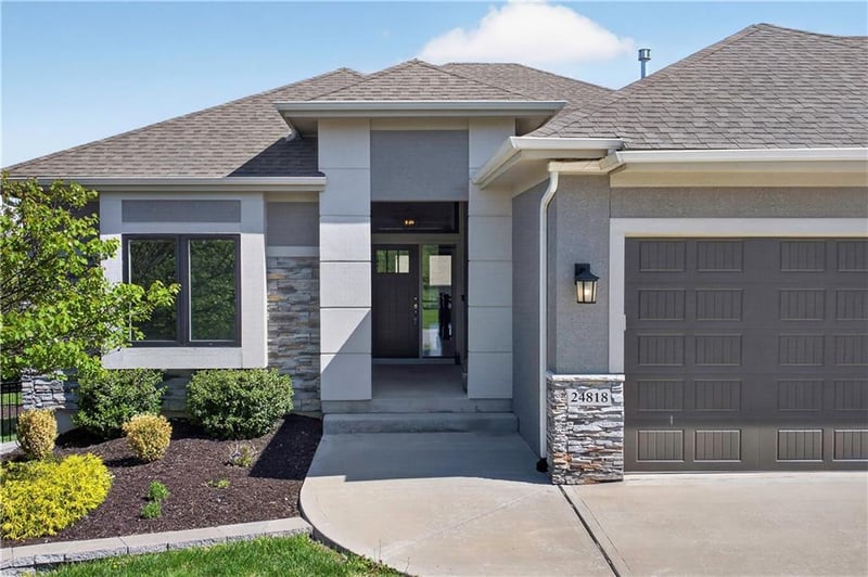 24818 89th St, Lenexa, KS 66227