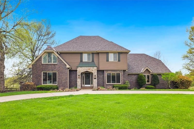 5601 W 181st St, Stilwell, KS 66085