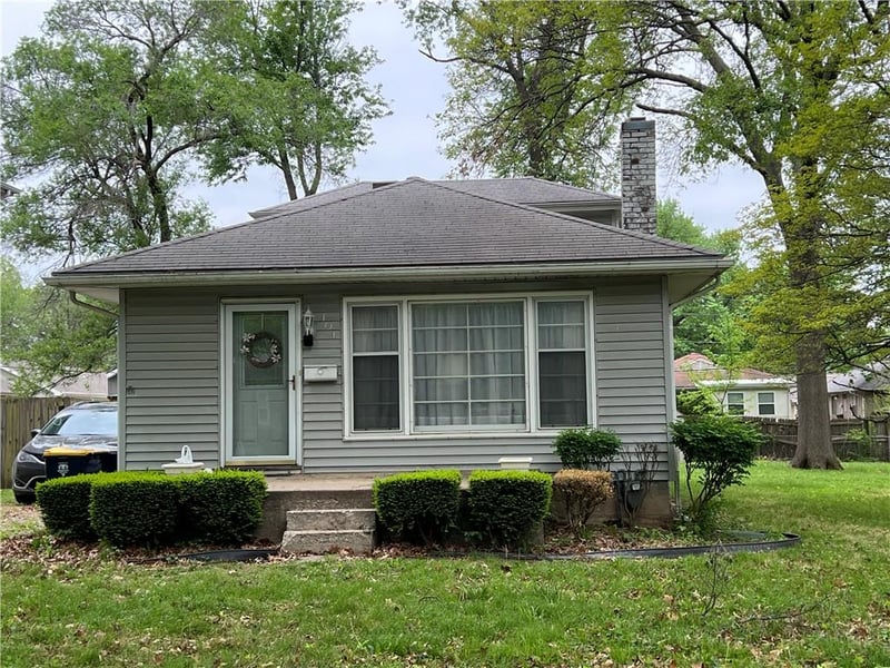101 80th Ter, Kansas City, MO 64114