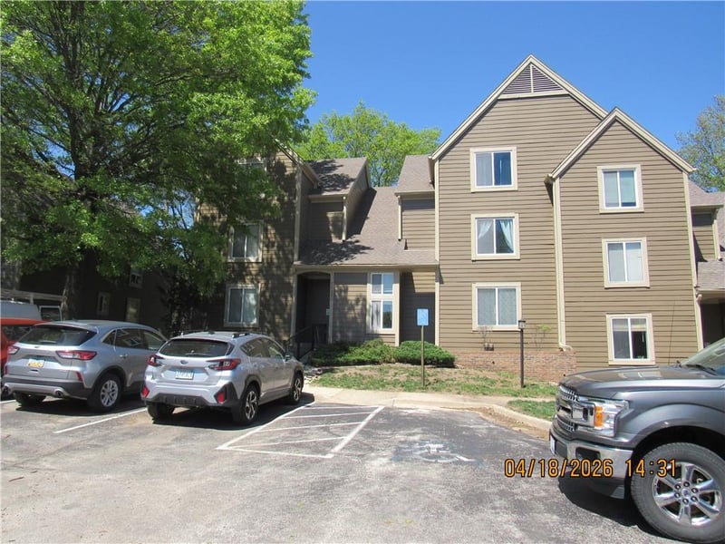 11130 Nieman Rd #101, Overland Park, KS 66210