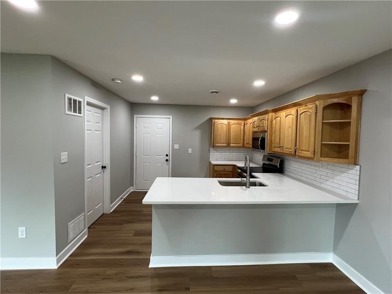 4655 43rd Ter, Kansas City, MO 64130