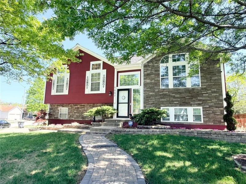5007 Powell Ave, Blue Springs, MO 64015