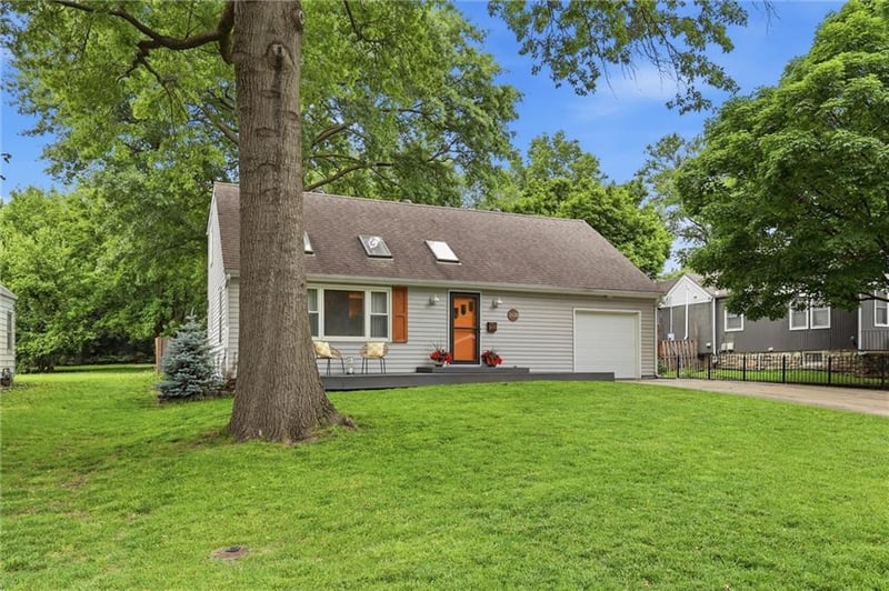 5638 Maple St, Mission, KS 66202