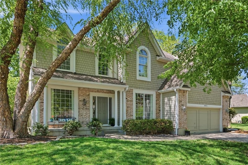 8016 Chatham Ave, Kansas City, MO 64151