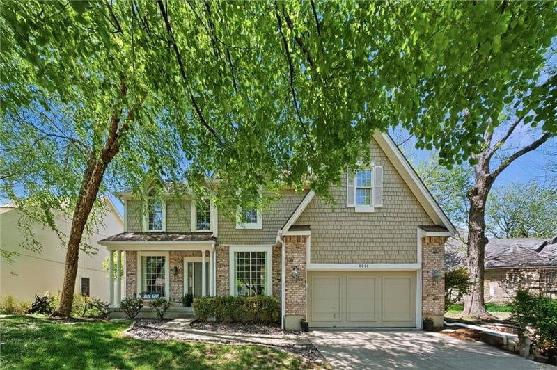 8016 Chatham Ave, Kansas City, MO 64151