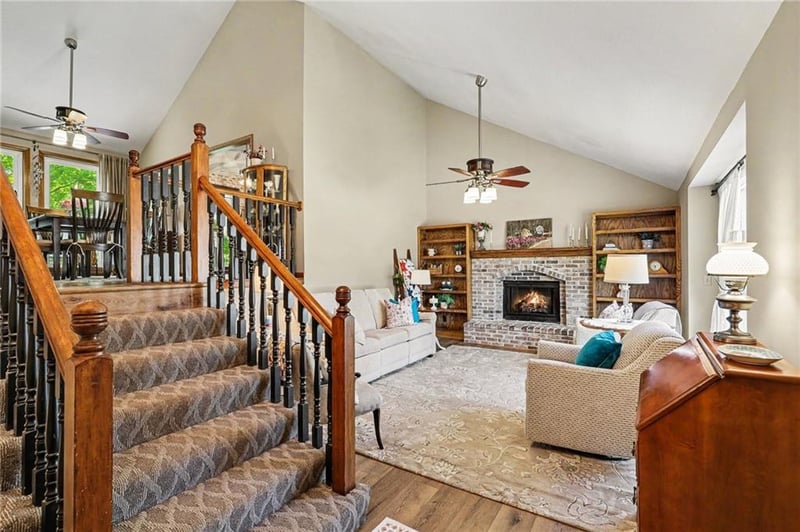 1445 Prairie Ct, Olathe, KS 66061
