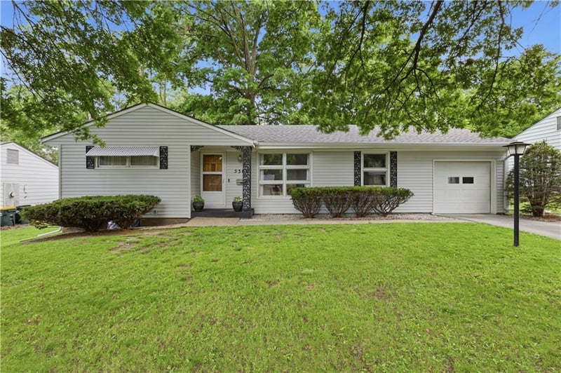 5302 Flint St, Shawnee, KS 66203