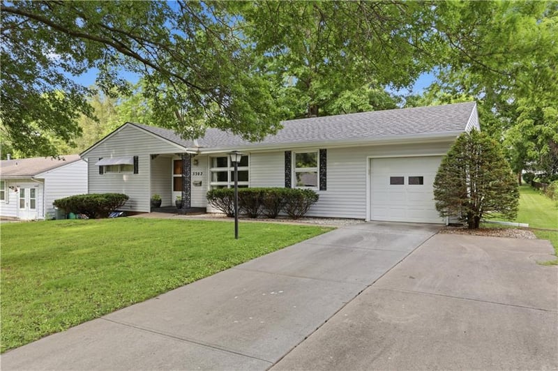 5302 Flint St, Shawnee, KS 66203