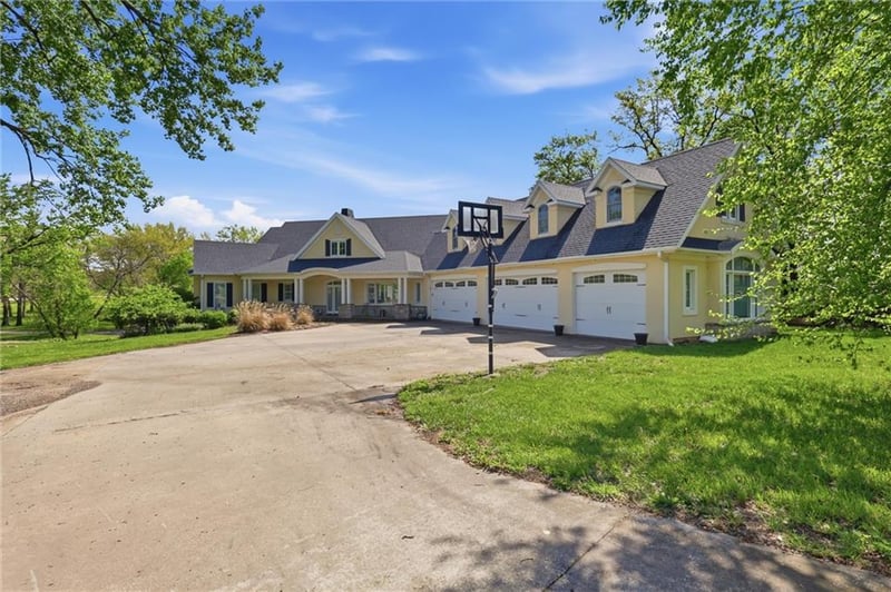 1850 Lake Viking Ter, Gallatin, MO 64640