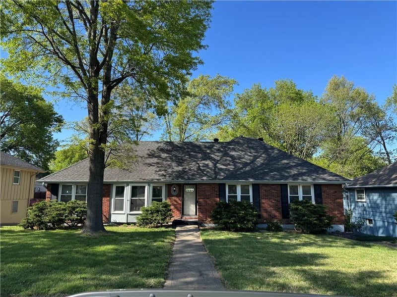 1610 68th St, Kansas City, MO 64118