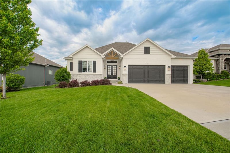 11080 Palisade St, Olathe, KS 66061