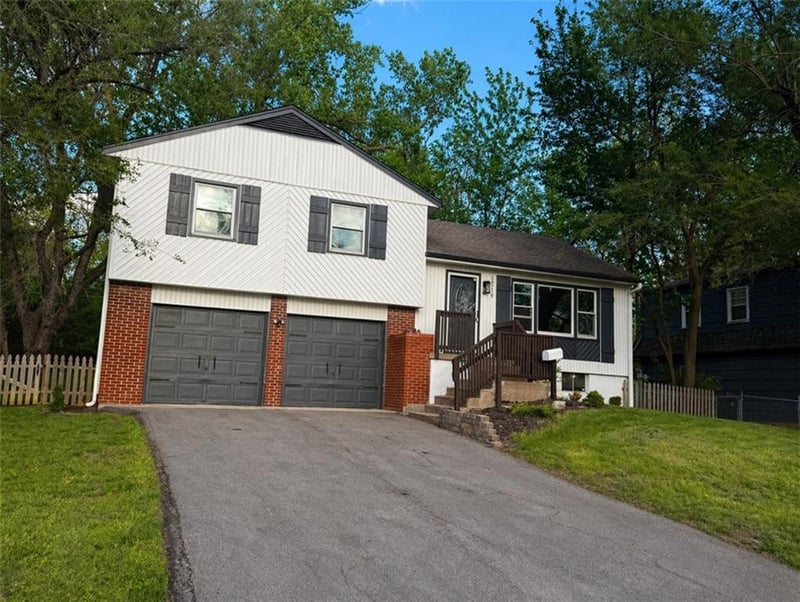 10719 Mersington Ave, Kansas City, MO 64137