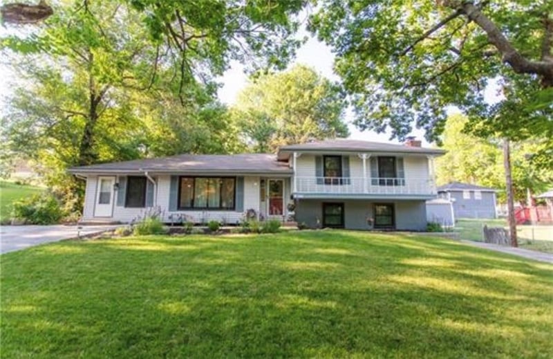 6202 103 St, Kansas City, MO 64138