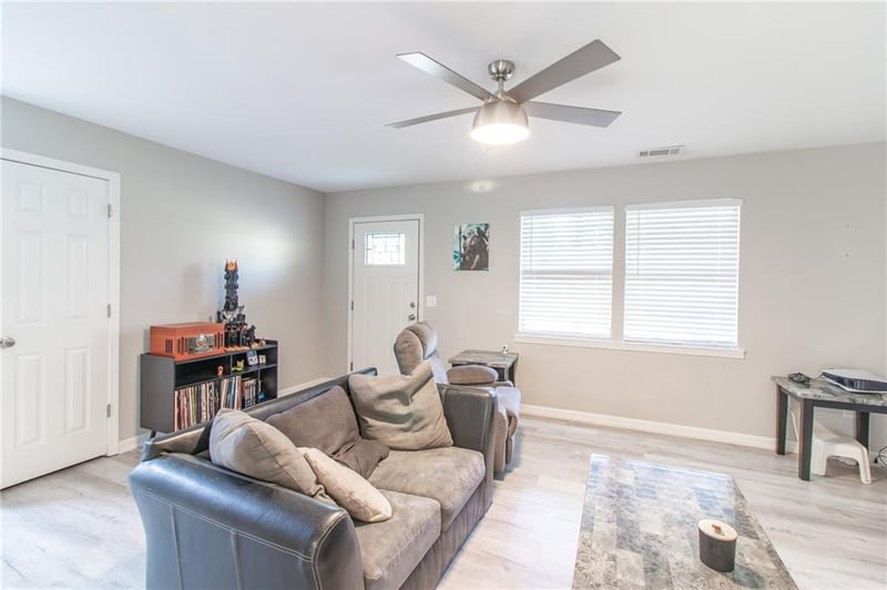 502 Mallory Ct, Warrensburg, MO 64093