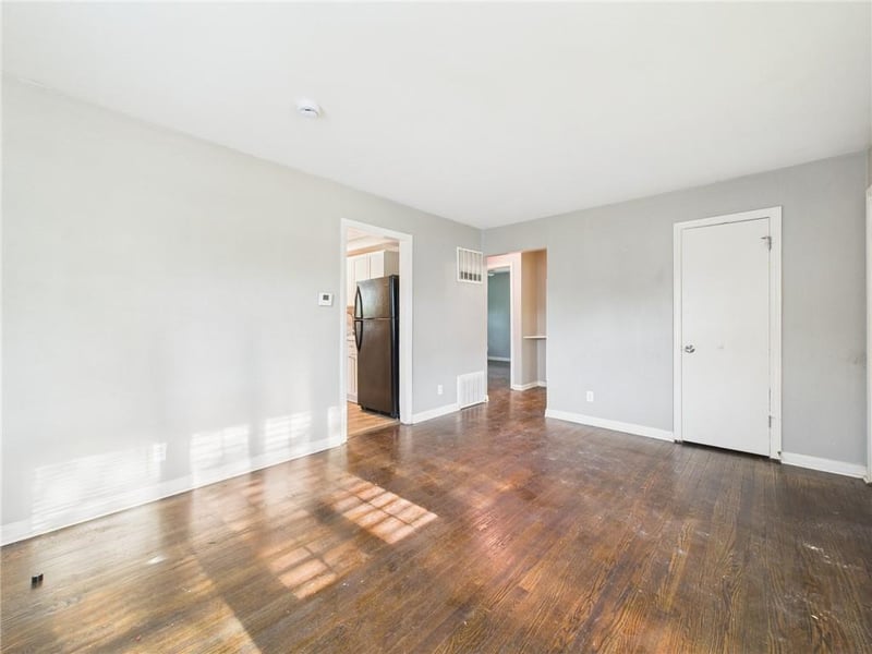 6149 Agnes Ave, Kansas City, MO 64130