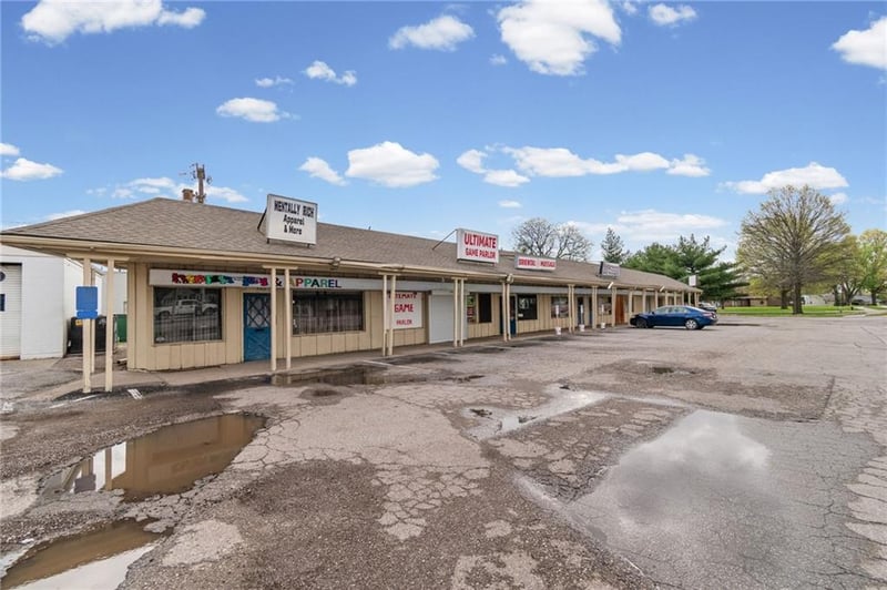 4303 Blue Ridge Blvd, Kansas City, MO 64133