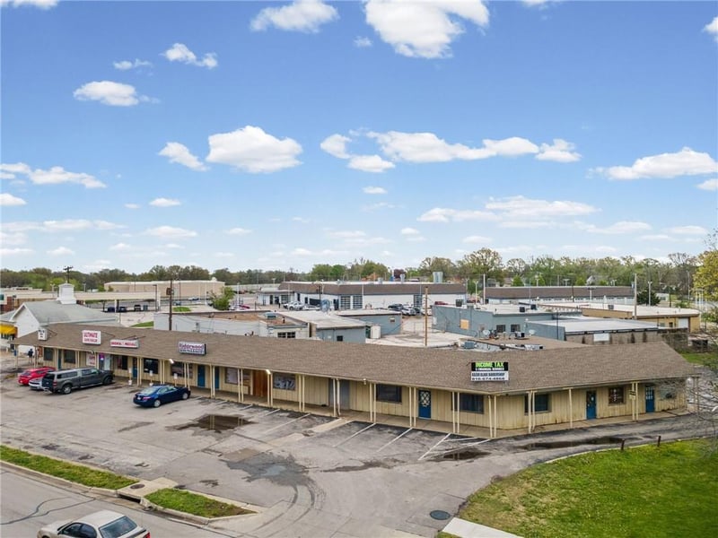4303 Blue Ridge Blvd, Kansas City, MO 64133