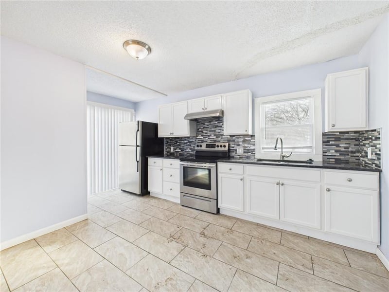 1603 82nd St, Kansas City, MO 64131