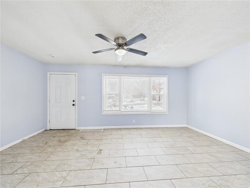 1603 82nd St, Kansas City, MO 64131