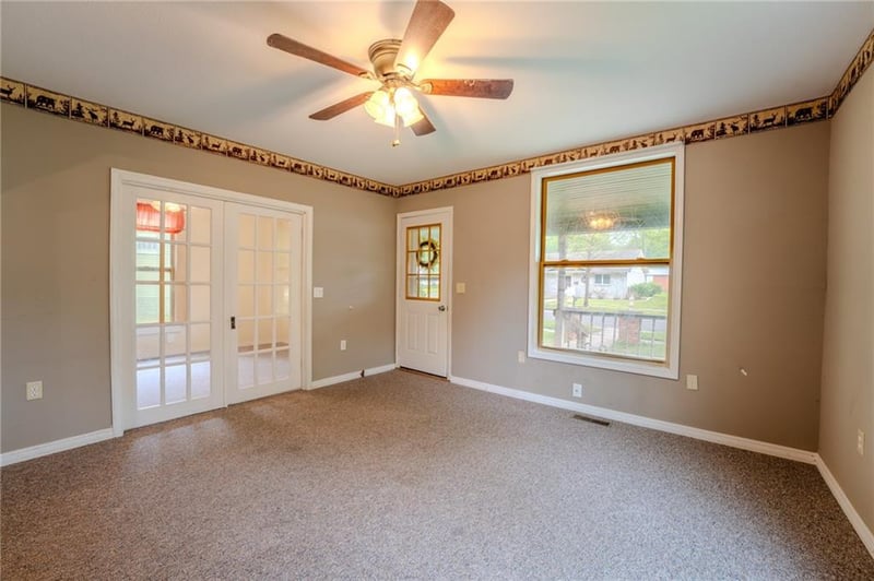 421 N 12th St, Fredonia, KS 66736