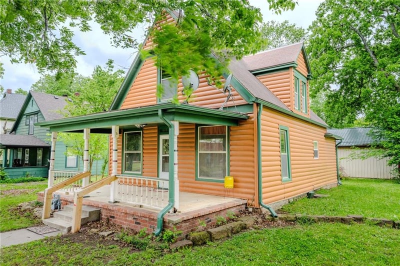 421 N 12th St, Fredonia, KS 66736