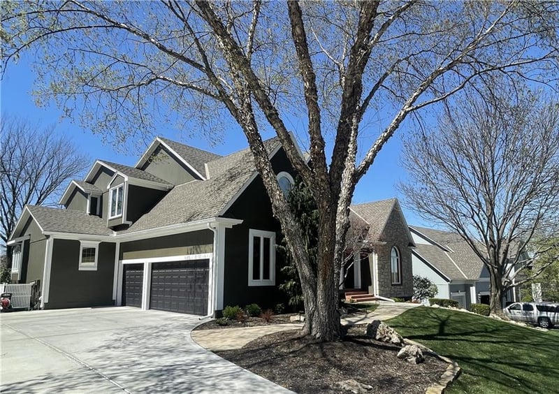 13916 Flint St, Overland Park, KS 66221