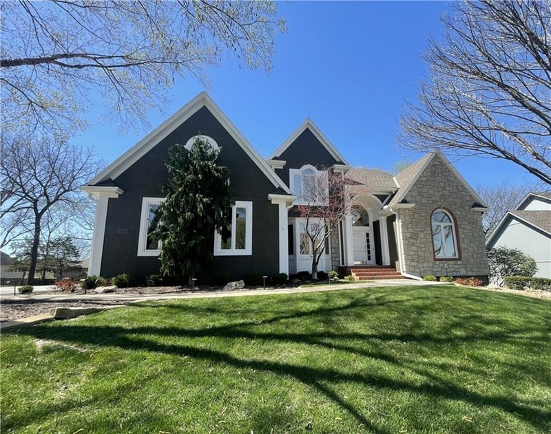 13916 Flint St, Overland Park, KS 66221