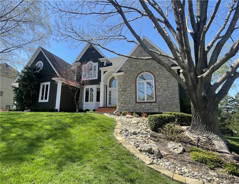 13916 Flint St, Overland Park, KS 66221