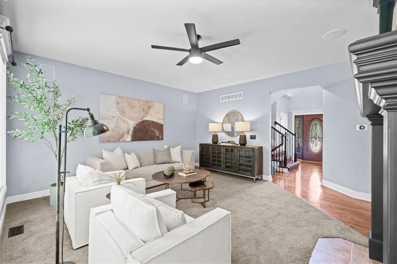 2408 Regency Dr, Lee's Summit, MO 64082