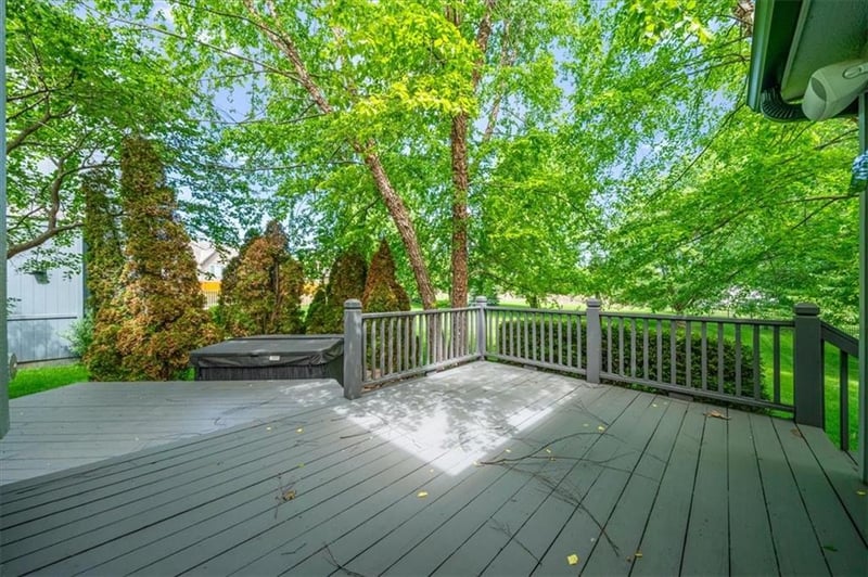 2408 Regency Dr, Lee's Summit, MO 64082