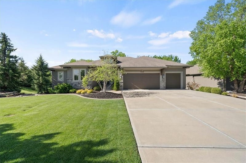 12256 Solomon Rd, Olathe, KS 66013