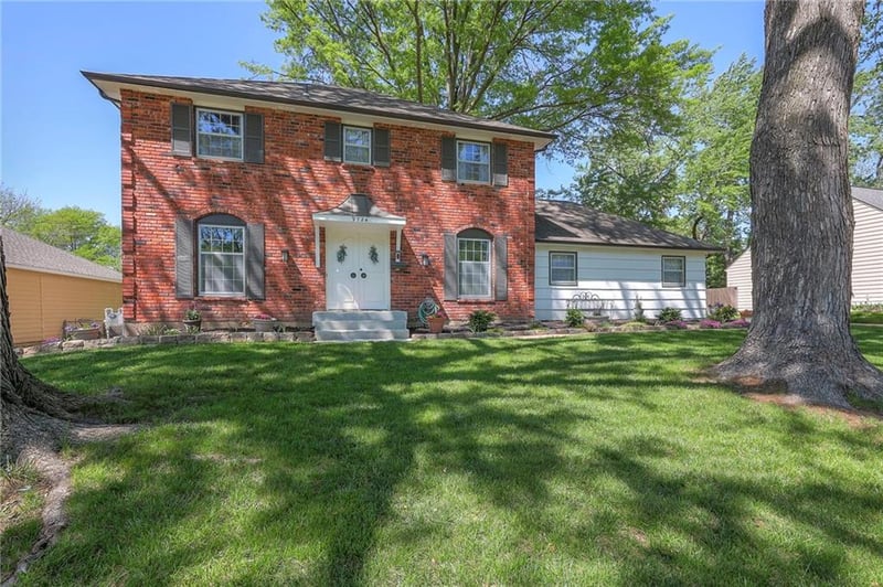 9724 Outlook Dr, Overland Park, KS 66207