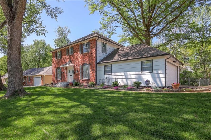 9724 Outlook Dr, Overland Park, KS 66207