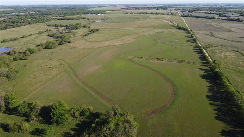 000 Delaware Rd, Elsmore, KS 66732