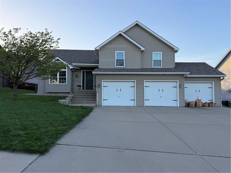 10722 Lane Ave, Kansas City, MO 64157