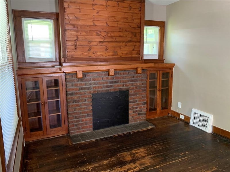 618 Hardy Ave, Independence, MO 64052