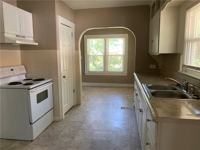 618 Hardy Ave, Independence, MO 64052