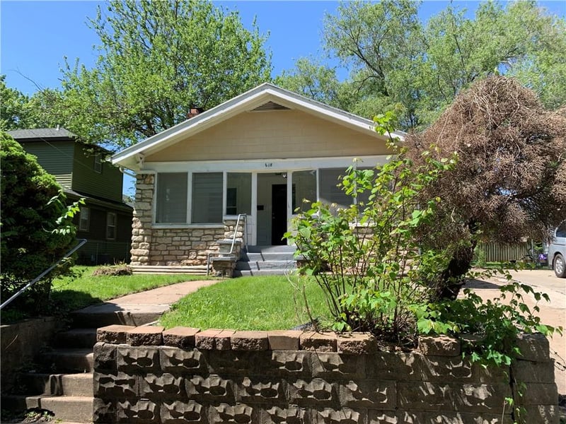 618 Hardy Ave, Independence, MO 64052