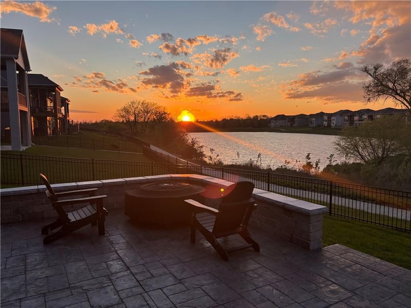 25274 92nd Ter, Lenexa, KS 66227