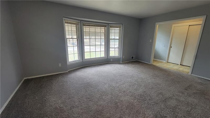 10319 Skiles Ave, Kansas City, MO 64134