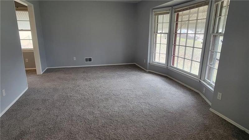 10319 Skiles Ave, Kansas City, MO 64134