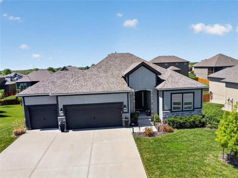 10824 Crystal Ave, Kansas City, MO 64156