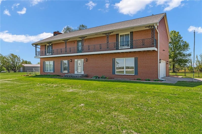 9335 61st St, Topeka, KS 66610