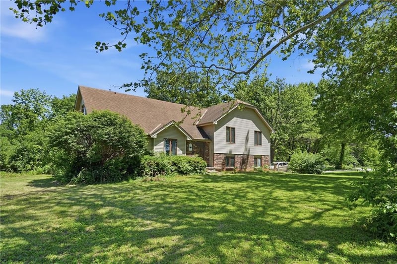 14806 E 200th St, Peculiar, MO 64078