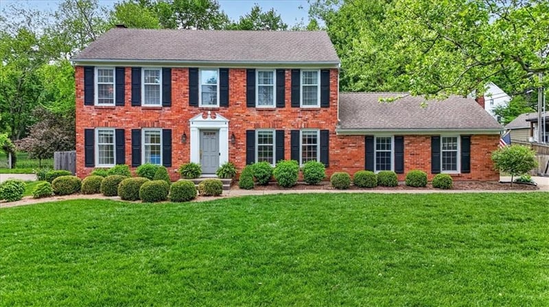 5300 W 101 Ter, Overland Park, KS 66207