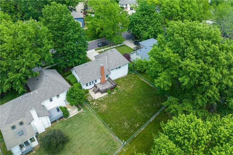 9163 92nd St, Overland Park, KS 66212